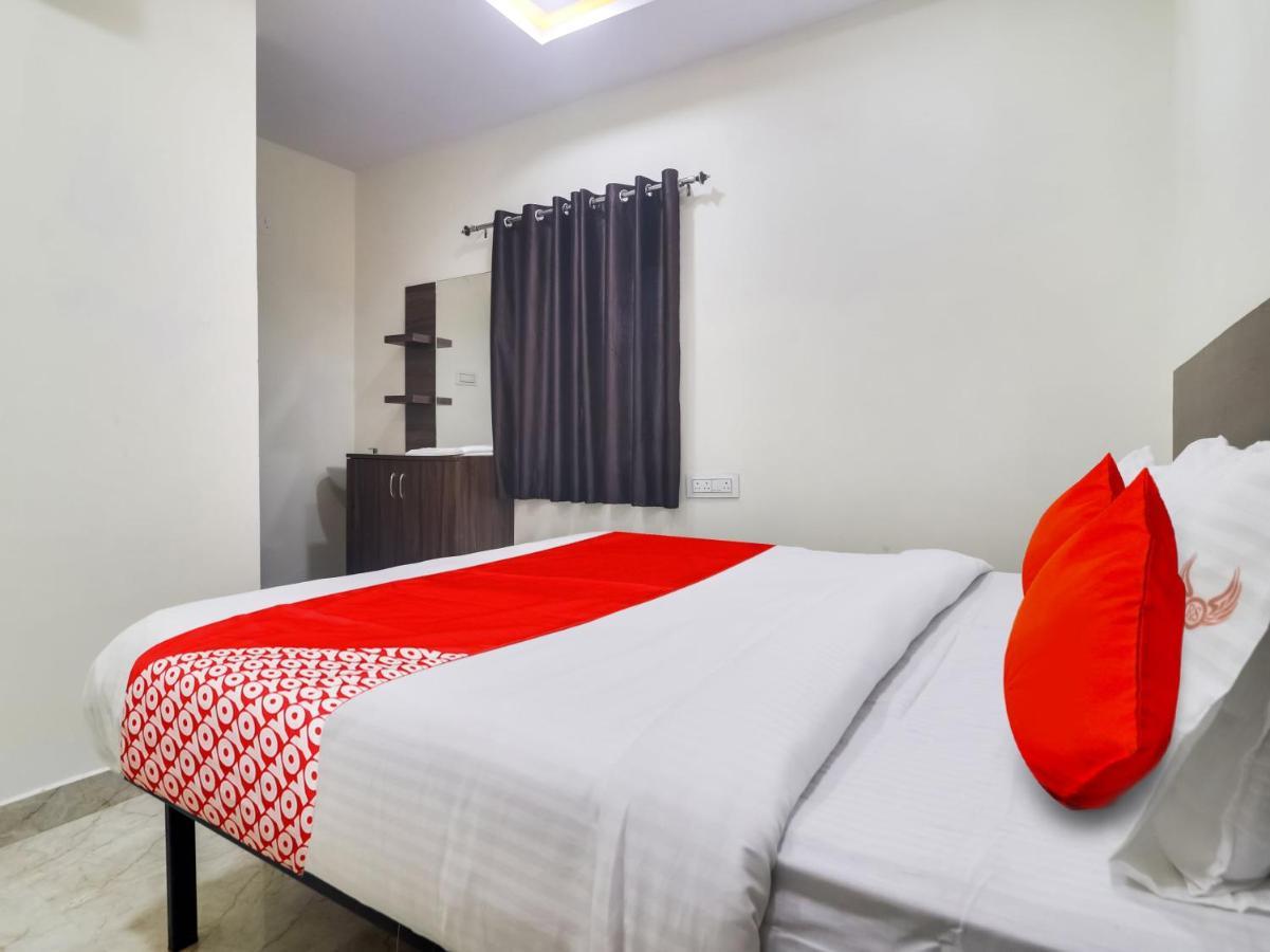 Hotel O Red Stone Hotels Гайдарабад Екстер'єр фото