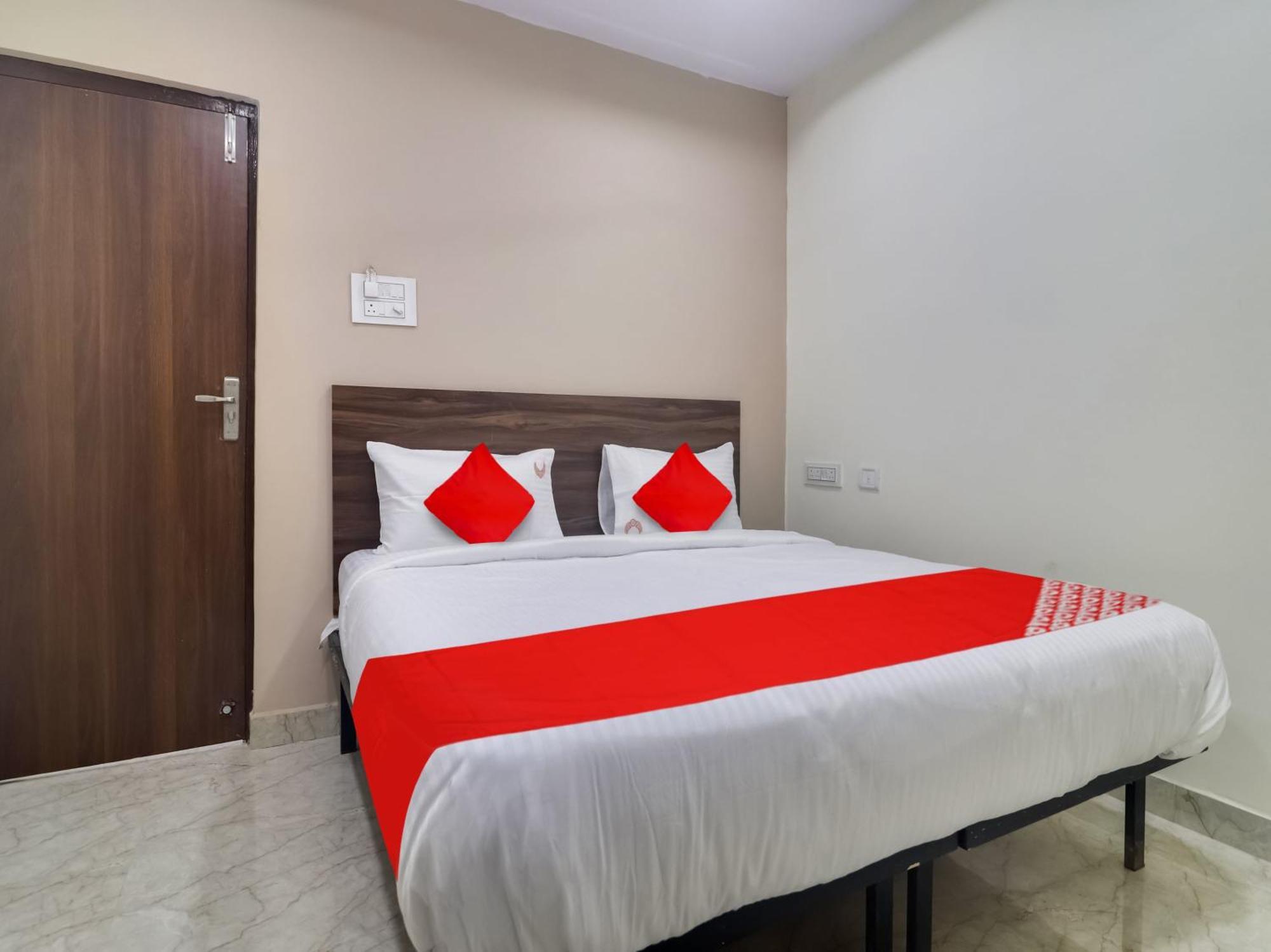 Hotel O Red Stone Hotels Гайдарабад Екстер'єр фото