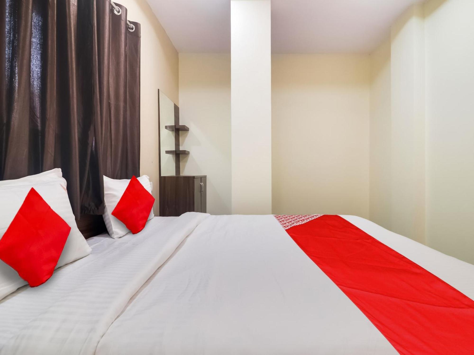 Hotel O Red Stone Hotels Гайдарабад Екстер'єр фото