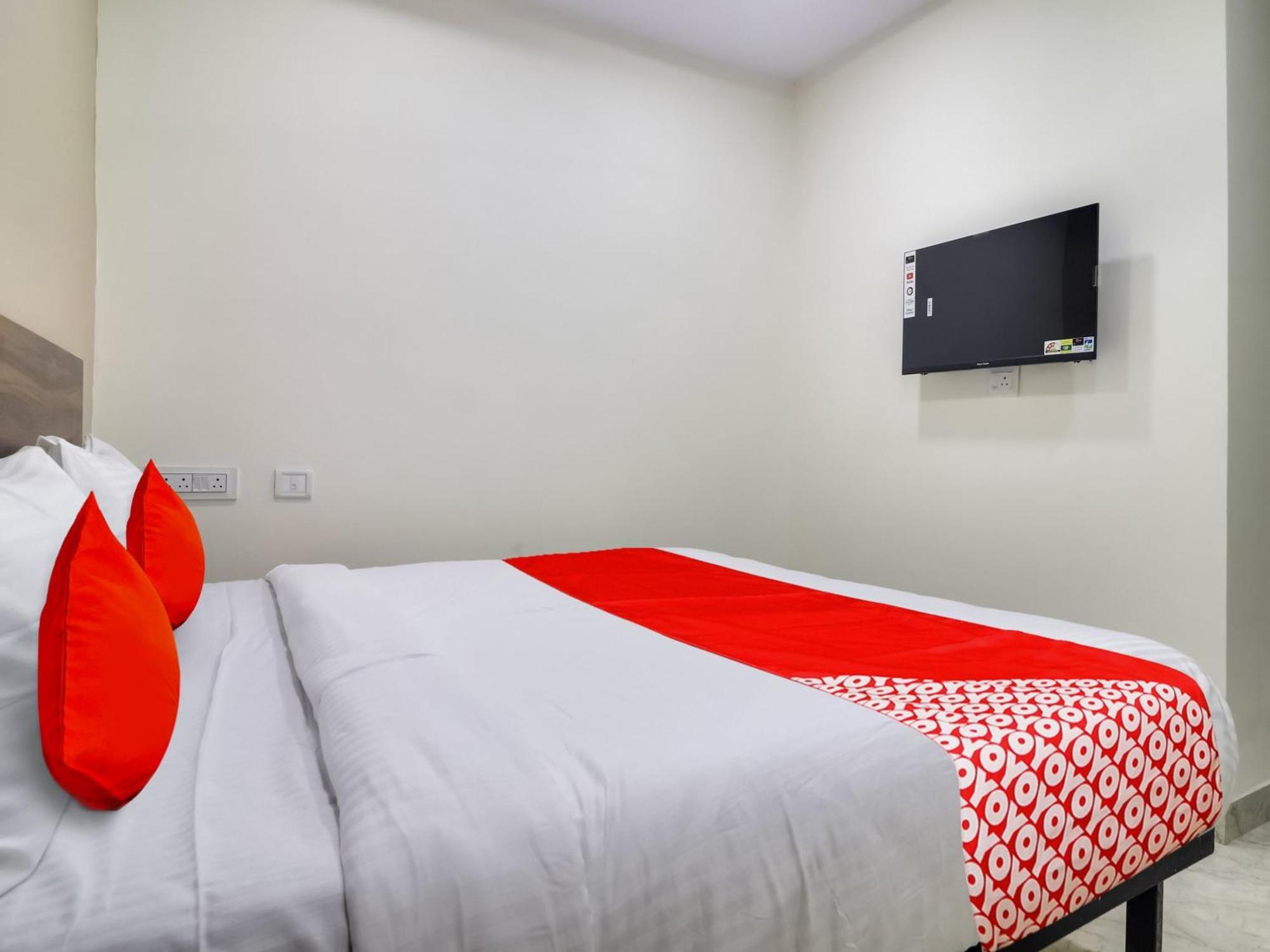 Hotel O Red Stone Hotels Гайдарабад Екстер'єр фото